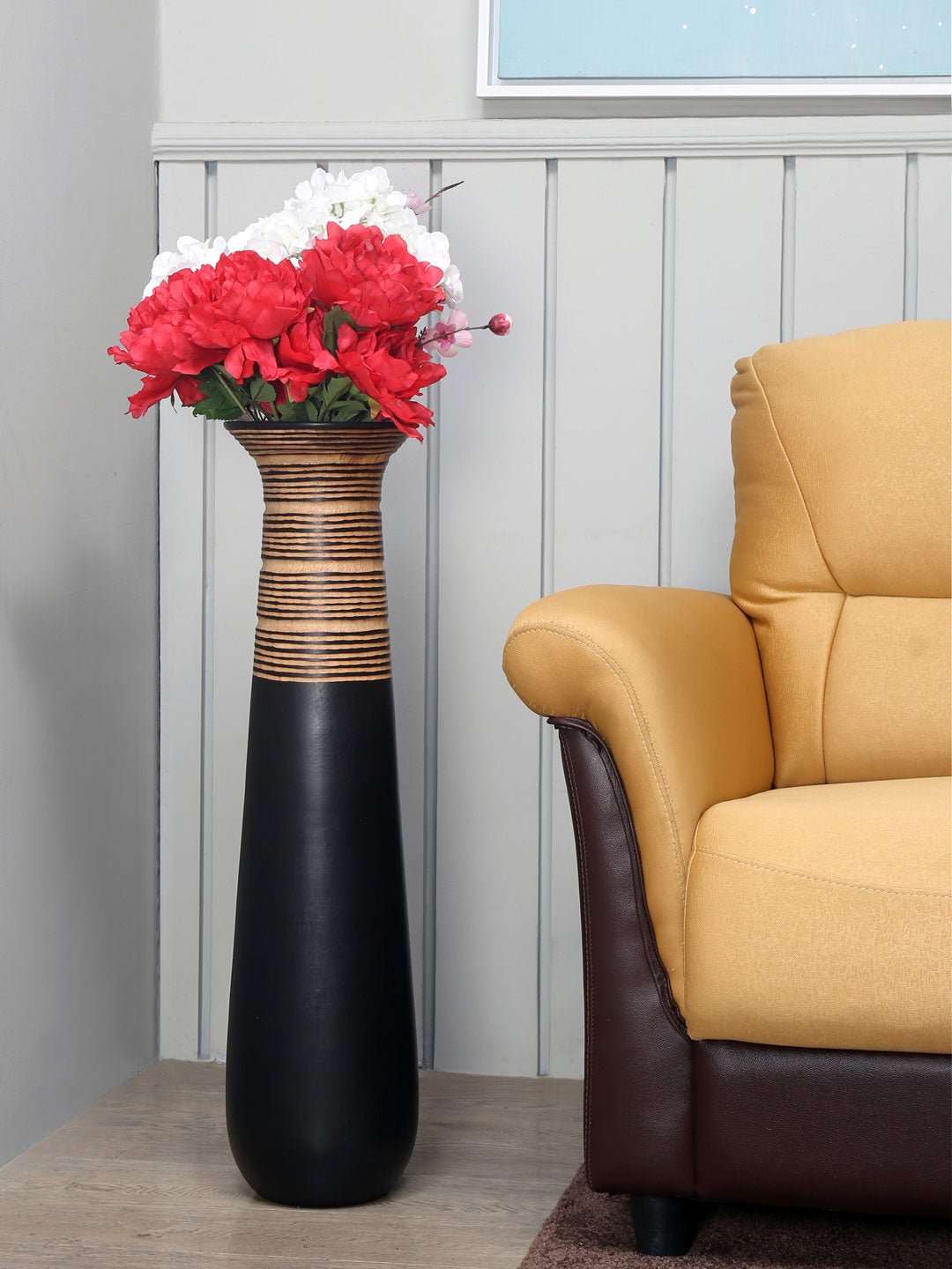 Tribal Thread Vase (Brown)