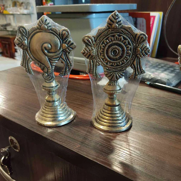 Brass Shanku Chakra Idol Big Set Of Two
