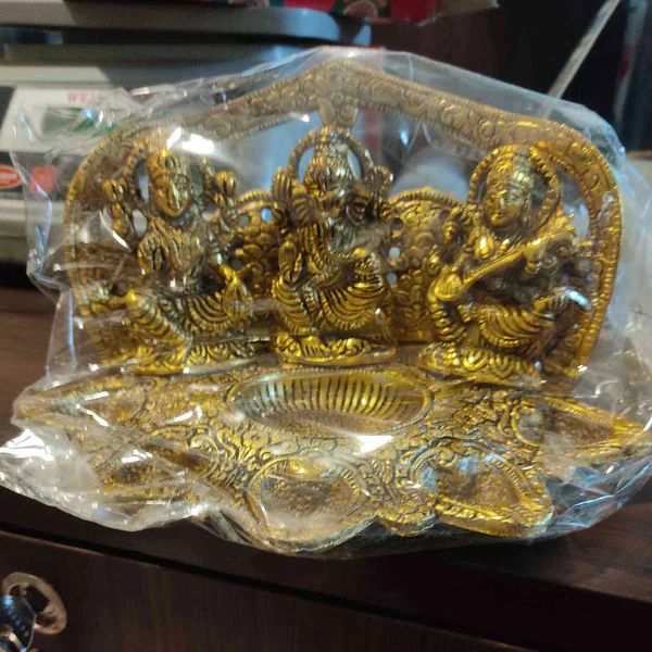 Gold LGS Set With Diya