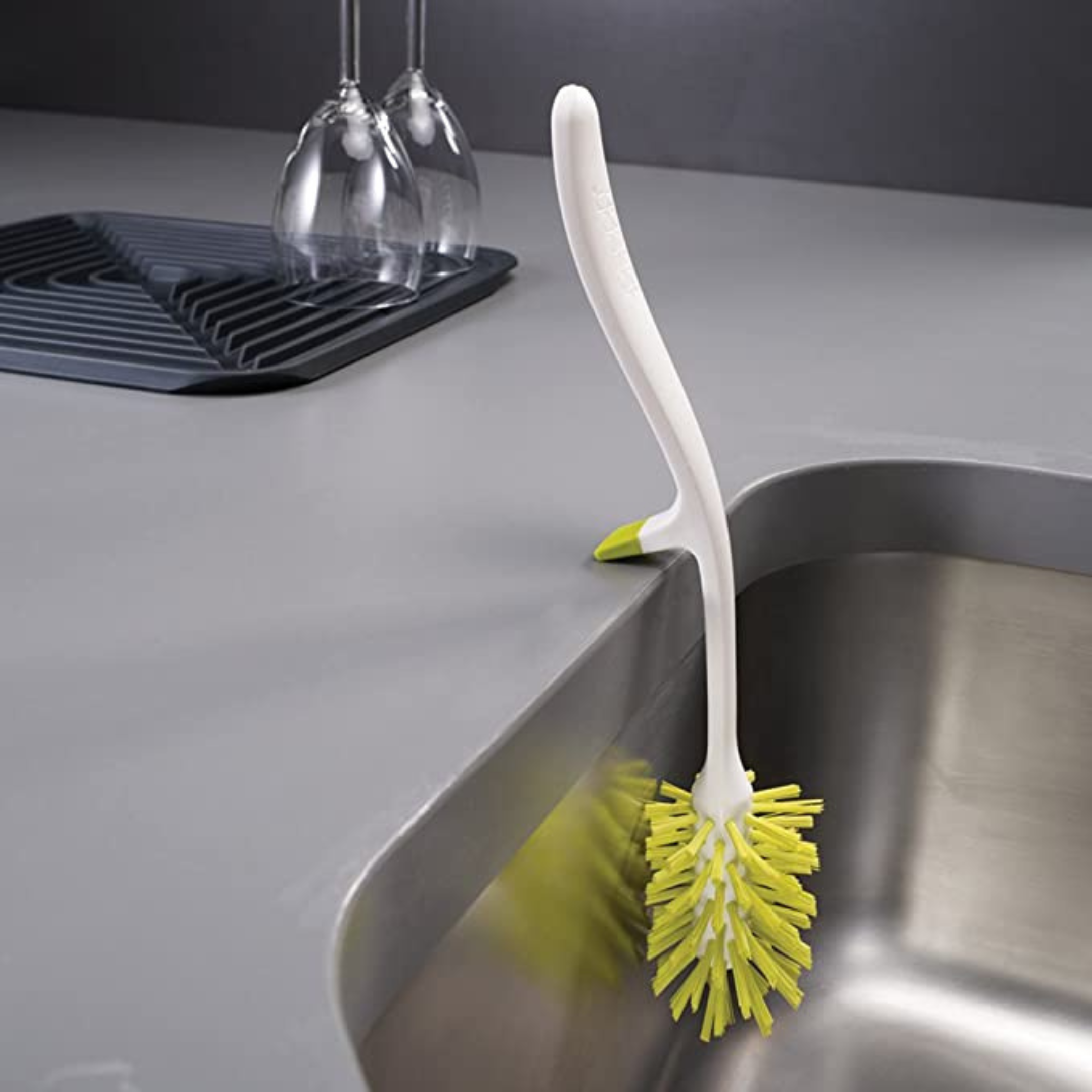 Joseph Joseph Edge Glass Brush