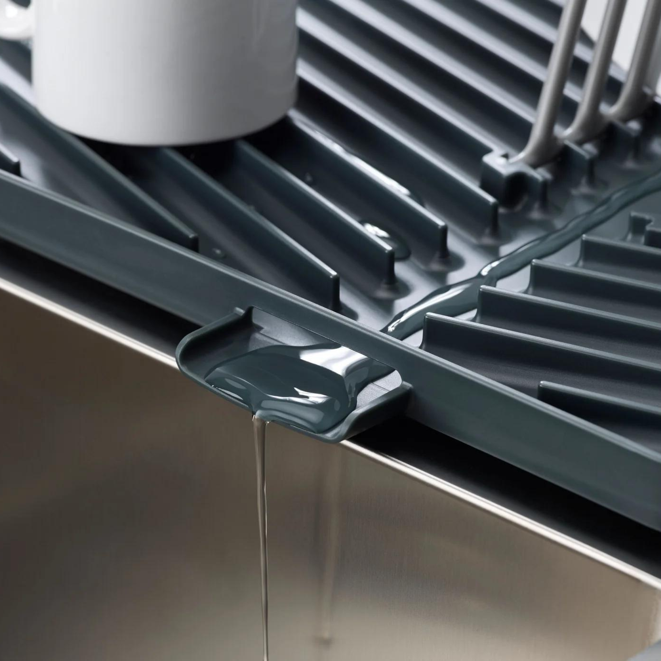 Joseph Joseph Adjustable Flip Up Draining Board